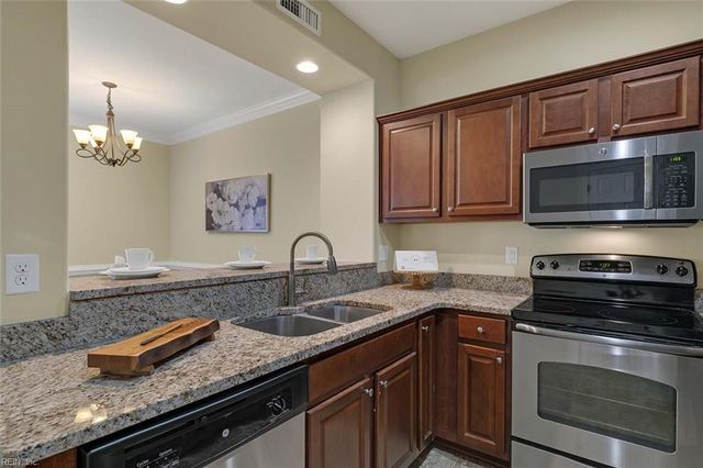 101 Lakeview CV, Smithfield, VA 23430