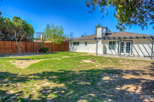 2731 Dracena Street, Bakersfield, CA 93304