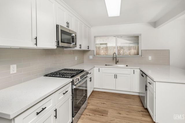 2731 Dracena Street, Bakersfield, CA 93304