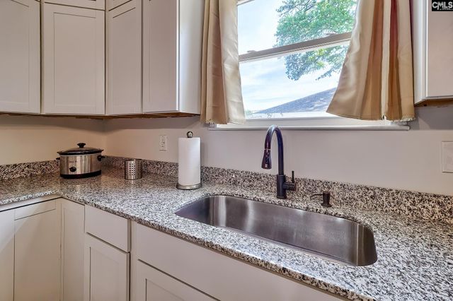 720 Lexington Avenue, Cayce, SC 29033