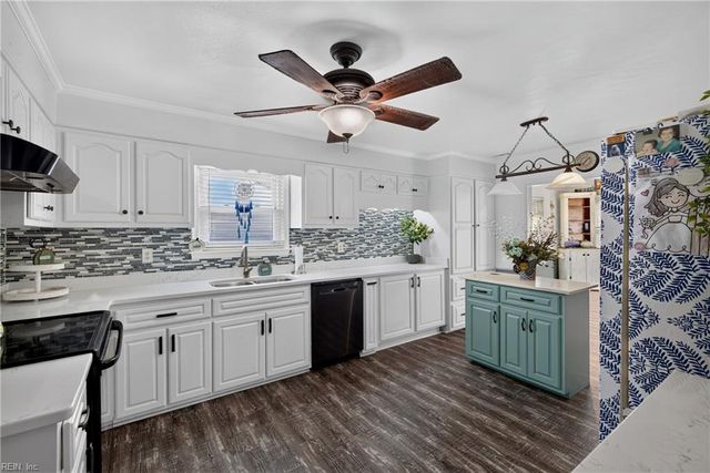 9 Baywood LN, Portsmouth, VA 23701