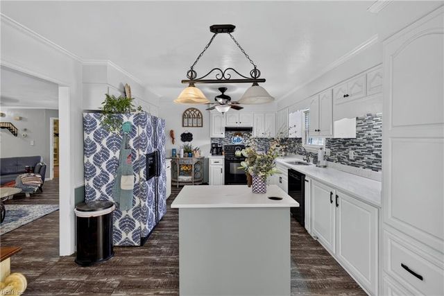 9 Baywood LN, Portsmouth, VA 23701