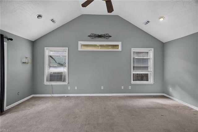 9 Baywood LN, Portsmouth, VA 23701