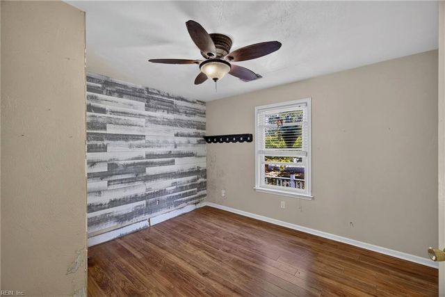 9 Baywood LN, Portsmouth, VA 23701