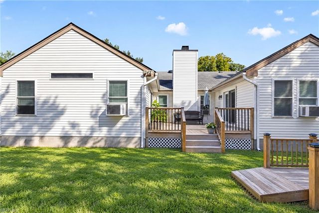 9 Baywood LN, Portsmouth, VA 23701