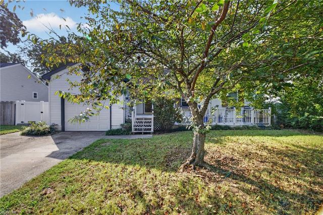 9 Baywood LN, Portsmouth, VA 23701