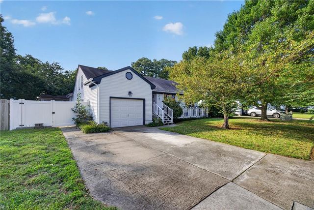 9 Baywood LN, Portsmouth, VA 23701