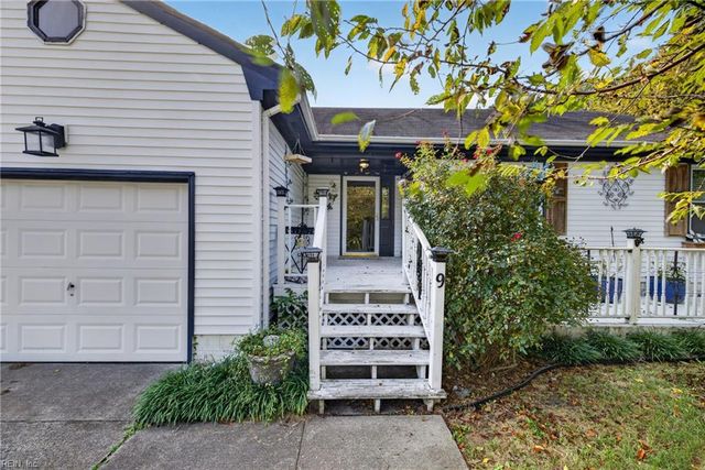 9 Baywood LN, Portsmouth, VA 23701