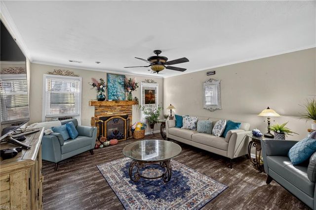 9 Baywood LN, Portsmouth, VA 23701