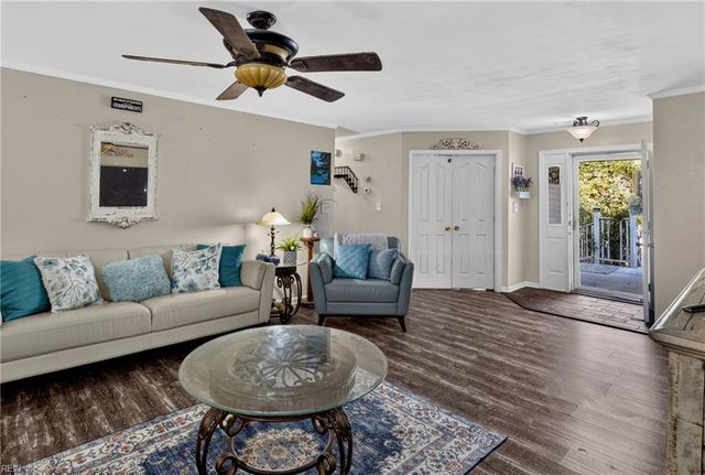9 Baywood LN, Portsmouth, VA 23701