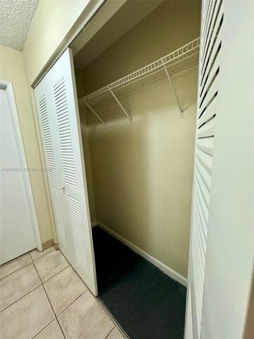 9945 Nob Hill Ct 9945, Sunrise, FL 33351