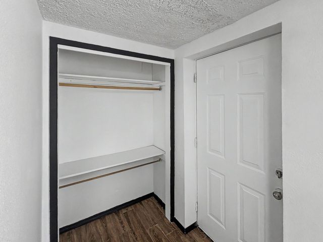 2800 Duranes Road NW, Albuquerque, NM 87104