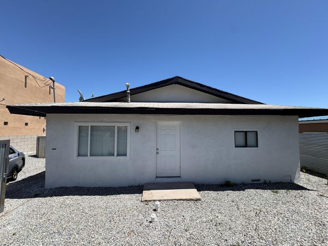 2800 Duranes Road NW, Albuquerque, NM 87104