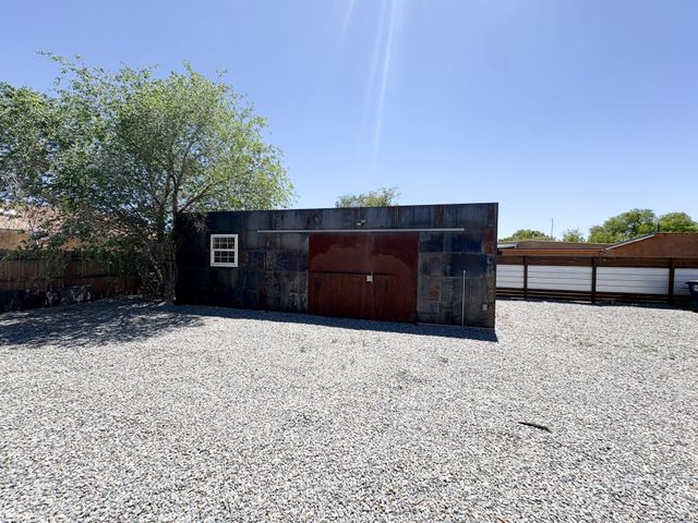 2800 Duranes Road NW, Albuquerque, NM 87104