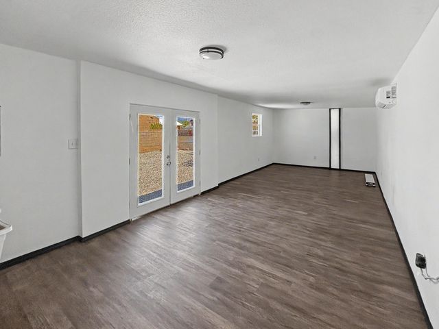 2800 Duranes Road NW, Albuquerque, NM 87104