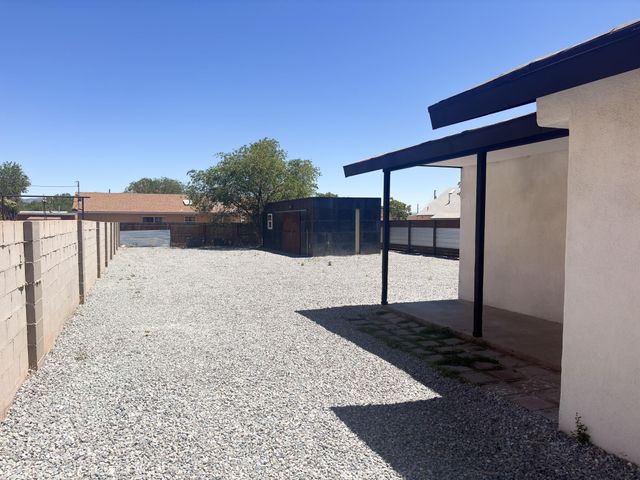 2800 Duranes Road NW, Albuquerque, NM 87104