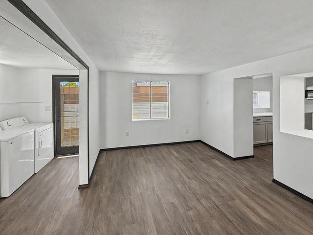 2800 Duranes Road NW, Albuquerque, NM 87104