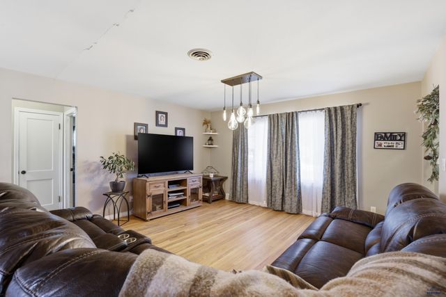 1204 9 ST, Rapid City, SD 57701