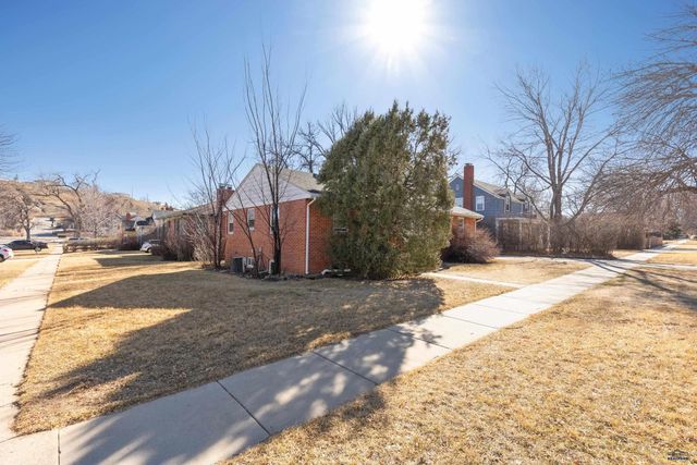 1204 9 ST, Rapid City, SD 57701