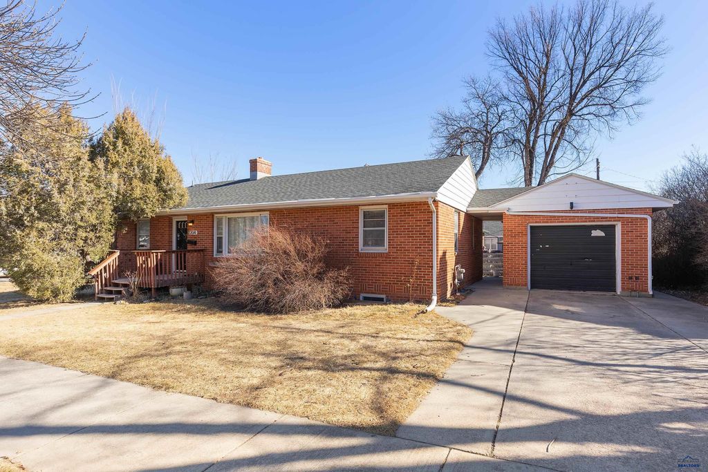 1204 9 ST, Rapid City, SD 57701