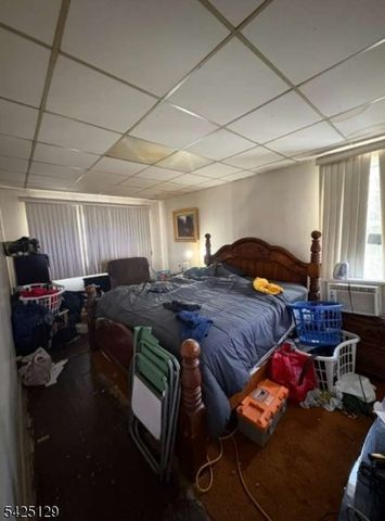 148 Pineview Ter, Plainfield City, NJ 07062