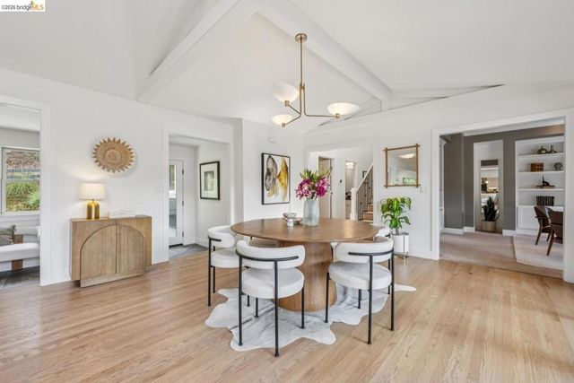 6141 Aspinwall RD, Oakland, CA 94611
