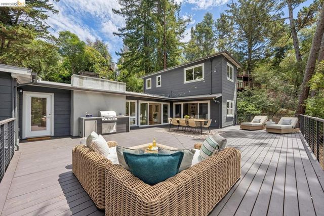 6141 Aspinwall RD, Oakland, CA 94611