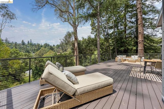 6141 Aspinwall RD, Oakland, CA 94611
