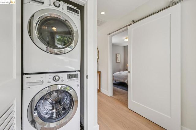 6141 Aspinwall RD, Oakland, CA 94611