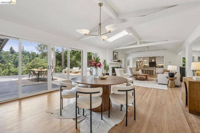 6141 Aspinwall RD, Oakland, CA 94611