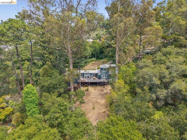 6141 Aspinwall RD, Oakland, CA 94611