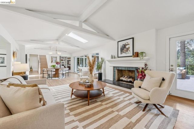 6141 Aspinwall RD, Oakland, CA 94611