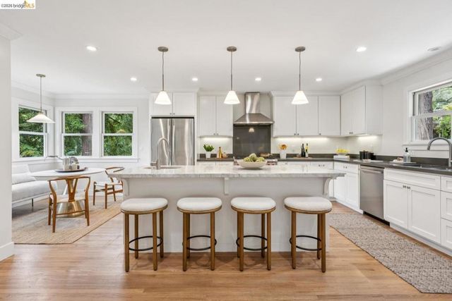 6141 Aspinwall RD, Oakland, CA 94611
