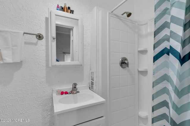 22 Tilton Avenue, Toms River, NJ 08757