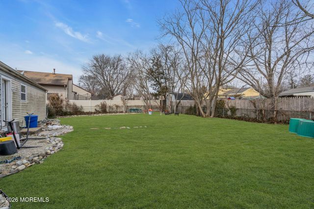 22 Tilton Avenue, Toms River, NJ 08757