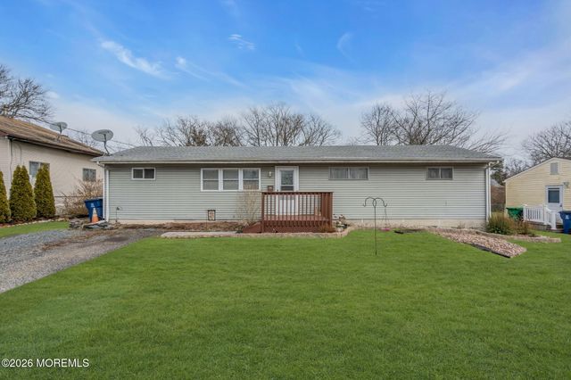 22 Tilton Avenue, Toms River, NJ 08757