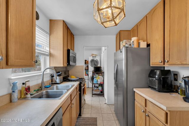 22 Tilton Avenue, Toms River, NJ 08757