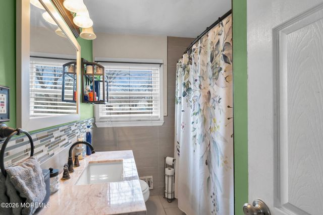 22 Tilton Avenue, Toms River, NJ 08757