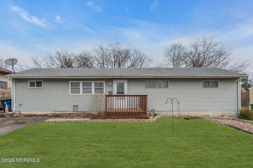 22 Tilton Avenue, Toms River, NJ 08757