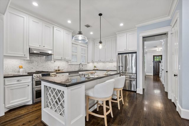634 W 17th Street, Houston, TX 77008