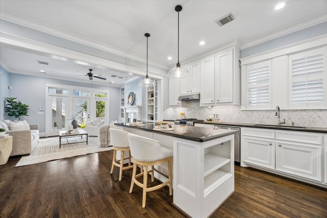 634 W 17th Street, Houston, TX 77008