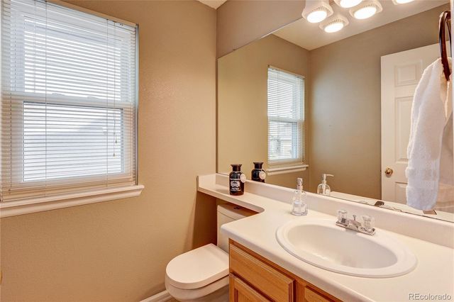 17808 E Oakwood Lane, Aurora, CO 80016