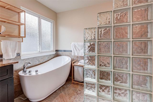 17808 E Oakwood Lane, Aurora, CO 80016