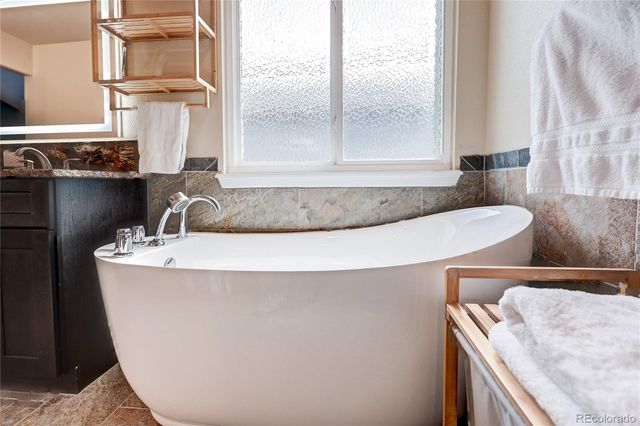 17808 E Oakwood Lane, Aurora, CO 80016