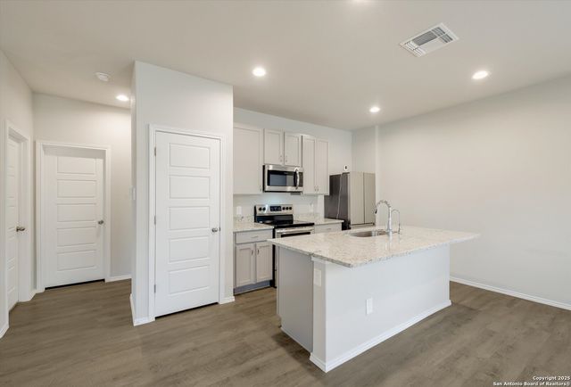 3023 Laguna Cliffs, Converse, TX 78109