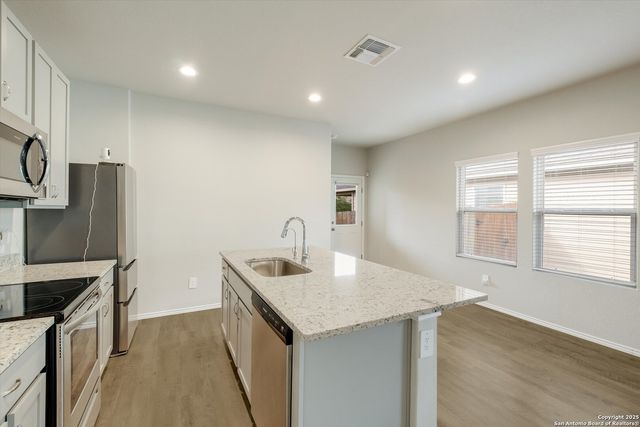 3023 Laguna Cliffs, Converse, TX 78109