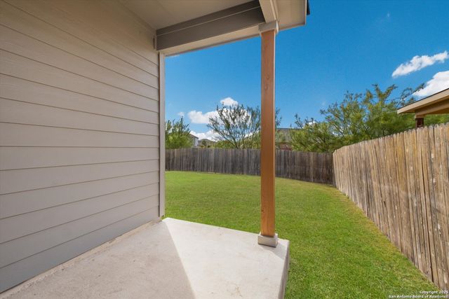 3023 Laguna Cliffs, Converse, TX 78109
