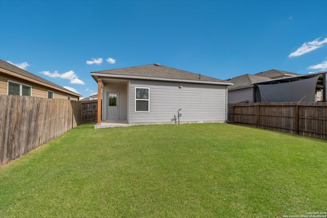 3023 Laguna Cliffs, Converse, TX 78109