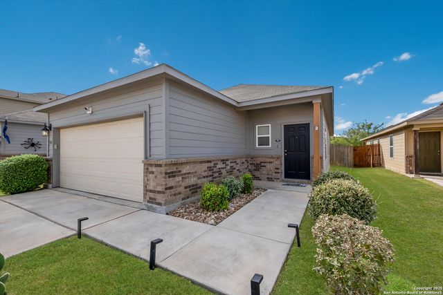 3023 Laguna Cliffs, Converse, TX 78109