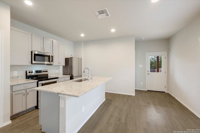 3023 Laguna Cliffs, Converse, TX 78109